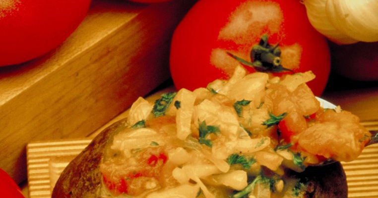 Cartofi umpluti cu legume