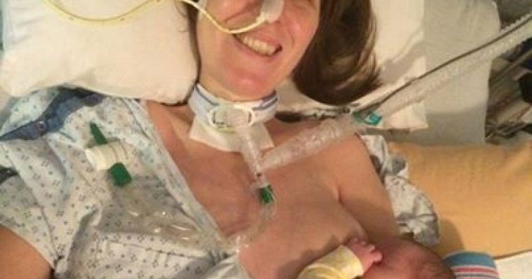 Putere de mama: mamica bolnava de ALS le incurajeaza pe femei sa alapteze