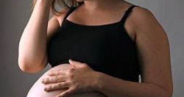Si-a invins tocofobia (teama de a fi insarcinata si de a naste) si a devenit mama
