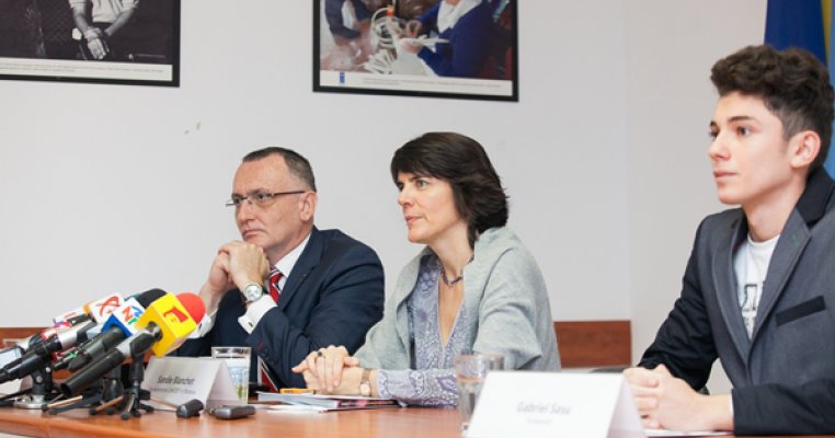 Ministerul Educatiei si UNICEF: Esti erou in curtea scolii cand opresti violenta verbala!