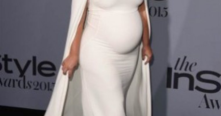 Kim Kardashian s-a ingrasat 23 de kilograme in timpul sarcinii si nu se teme sa le arate!