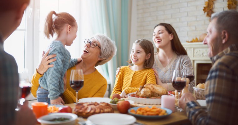 De ce copilul nu trebuie niciodata fortat sa imbratiseze sau sa sarute o ruda sau un prieten de familie