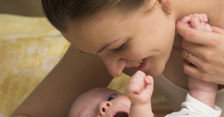 Pentru mame epuizate: 5 remedii naturiste nebanuite