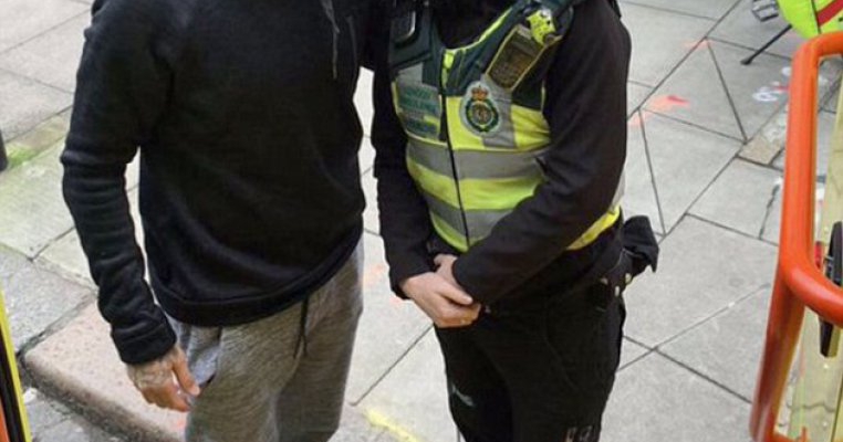 Gestul impresionant al lui David Beckham: A cumparat ceai cald pentru un paramedic si pacientul sau