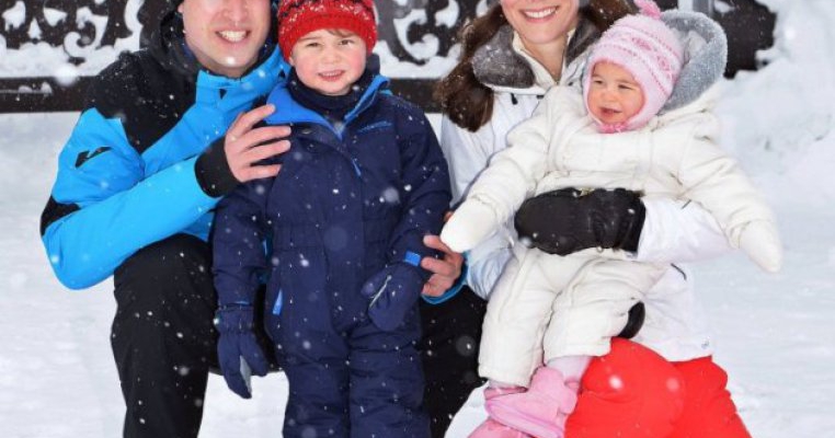 Fotografii oficiale cu prinţul William şi Kate alături de copiii în prima lor vacanţă