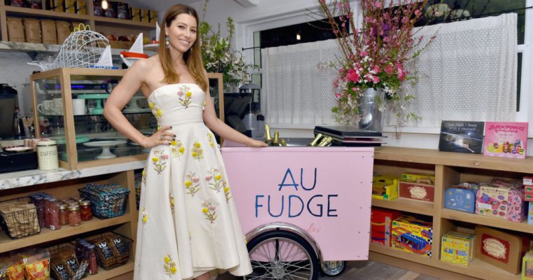 Jessica Biel a deschis un restaurant special pentru părinţii care cinează în oraş cu copiii