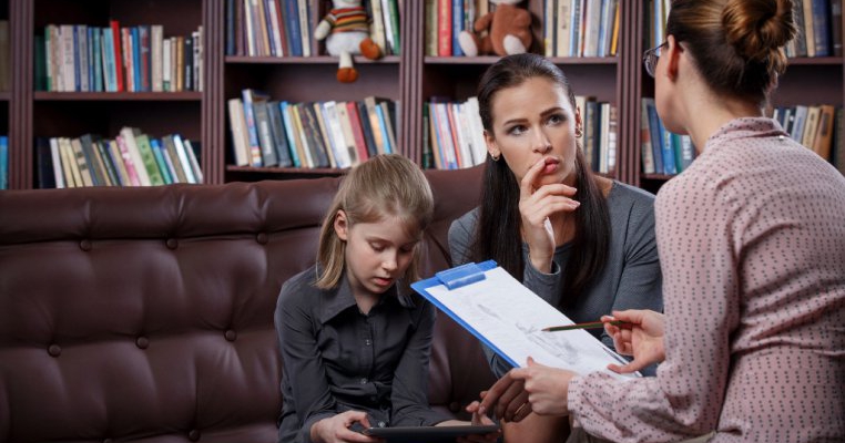 Sfatul psihologului: cum trebuie să fie comunicarea dintre părinți și educatori 