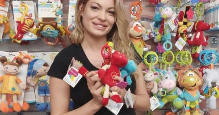 Valentina Pelinel a devenit în sfârșit mămică!