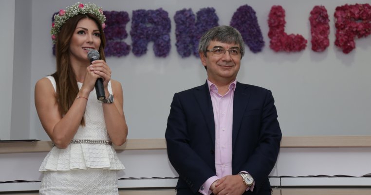 Noul motto pentru frumusețe: Nu te mai ascunde. Simte-te bine în pielea ta!
