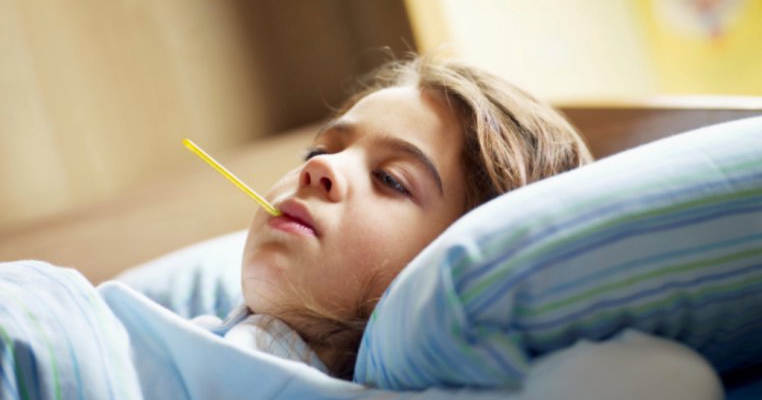 Pas cu pas de la specialist: ce să faci când copilul are febră 