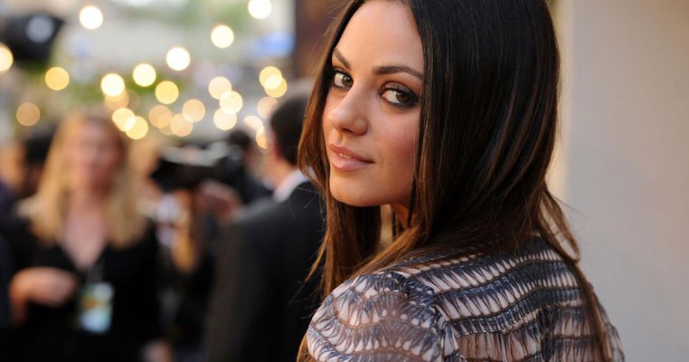 Mila Kunis: Am fost de multe ori ridiculizată pentru că alăptam în public