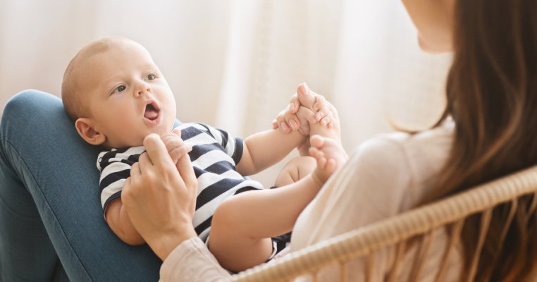 Adevăratul motiv din cauza căruia Mama și Tata sunt primele cuvinte ale bebelușului