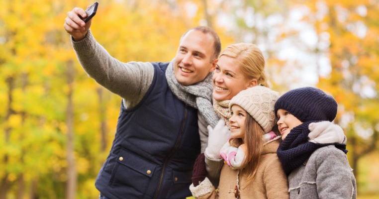10 trucuri care să te ajute să pui telefonul deoparte când ești cu copilul 