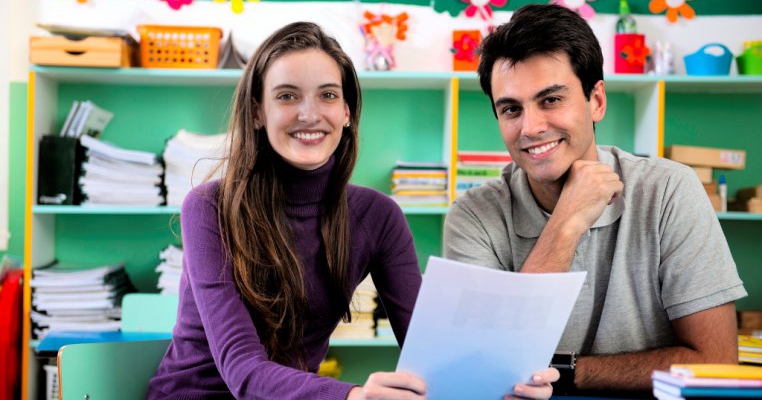 Întrebări pe care să i le pui educatoarei la o lună de la începerea grădiniței 