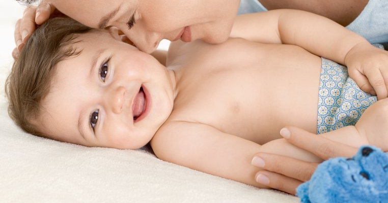 NIVEA Baby, îngrijire de la prima atingere