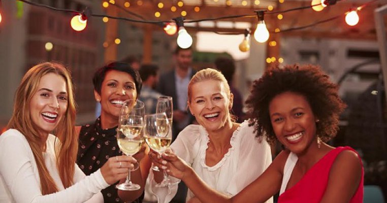 Socializare: 10 trucuri neștiute de la psiholog