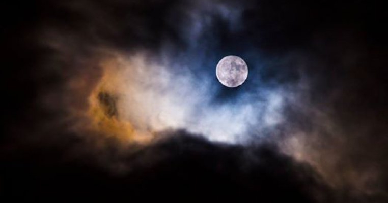 Super Luna: Cele mai frumoase poze din București