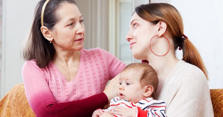 Metode de parenting contemporane, şocante pentru părinţii noştri