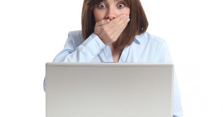 8 lucruri pe care o femeie de carieră nu trebuie să le scrie în emailuri