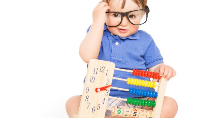Top 10 jocuri creative pentru un copil inteligent 