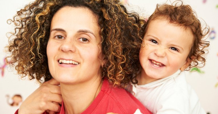 Cercetătorii dezvăluie care este vârsta perfectă pentru a face un copil