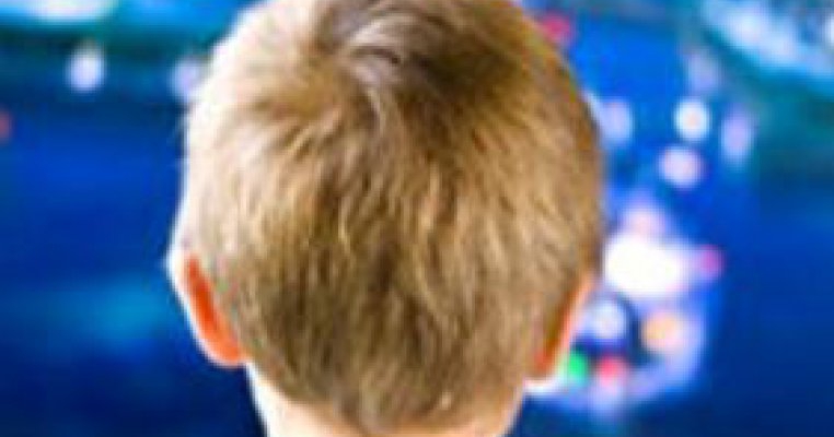 5 lucruri de la televizor interzise pentru copil pana la 7 ani