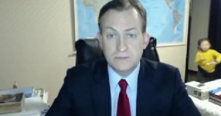 "Un amestec de jenă, amuzament și surpriză": Răspunsul jurnalistului de la BBC care a fost întrerupt de copiii săi