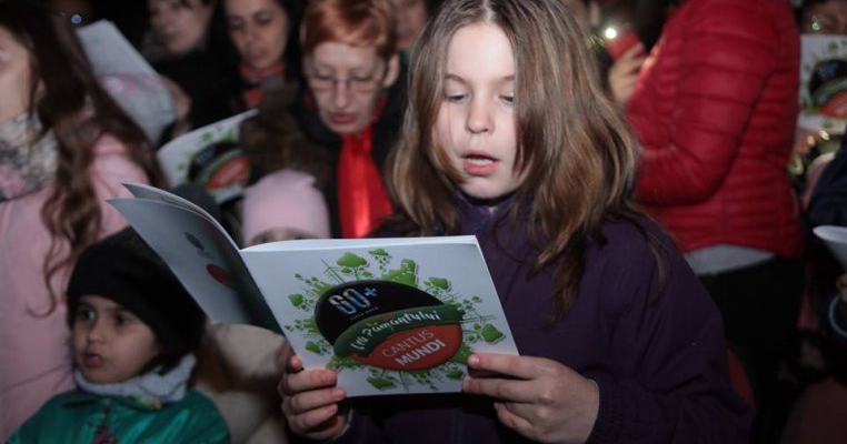 Peste 5000 de copii din corurile Cantus Mundi au cântat pentru Ora Pământului în 19 județe din România