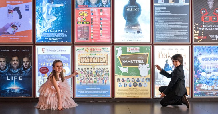 Micile Vedete pe urmele detectivilor misterioşi din film