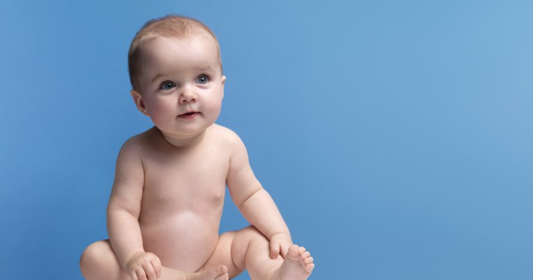 DERMATITA ATOPICĂ: Cum îngrijim pielea atopică a unui bebeluş