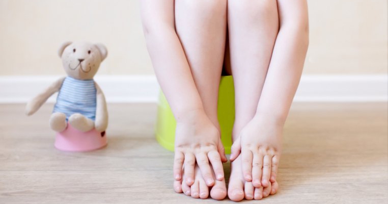 Tehnica prin care copilul tău învaţă să folosească olița în doar trei zile