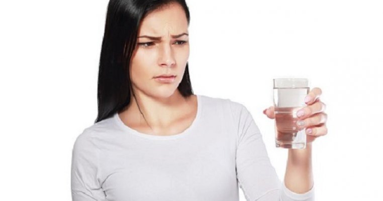19 semne că nu bei suficientă apă