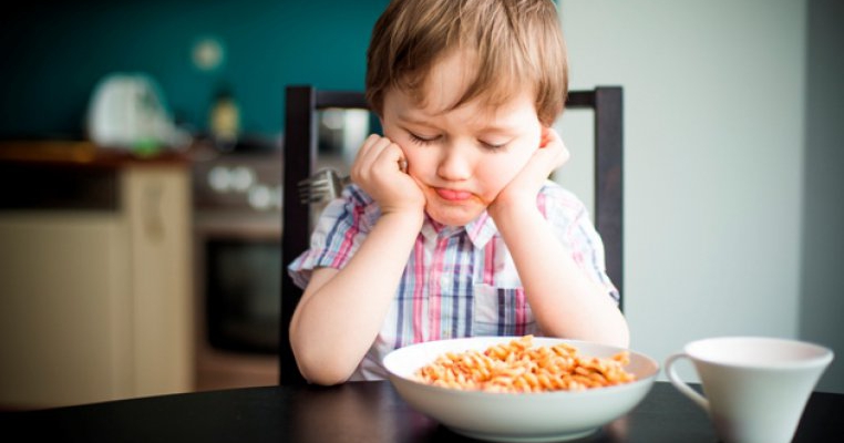 5 semne că al tău copil are deficiență de nutrienți