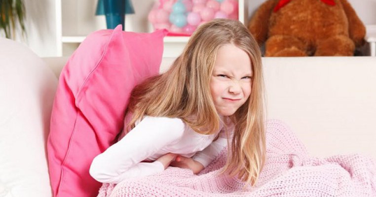 Remedii naturale la care să apelezi când al tău copil se confruntă cu gaze abdominale