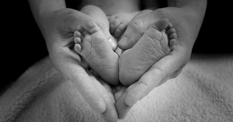 12 moduri prin care să faci mai puternică legătura dintre tine și bebeluș
