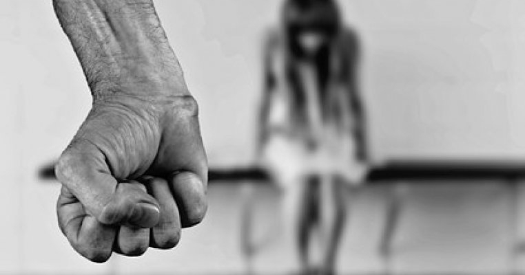 Soarta înspăimântătoare a unei tinere din Nigeria, doar pentru că este gay