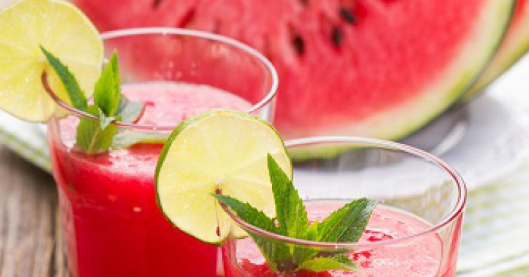 8 cocktail-uri delicioase cu pepene roșu
