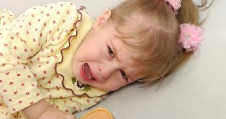 Mami, ma doare burtica! Totul despre durerile abdominale la copii