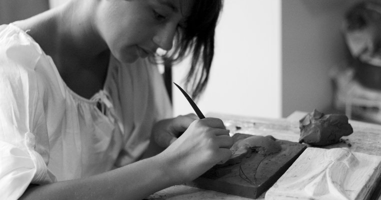 Cursuri de artă la Academia de Arte “Marina Capatina”