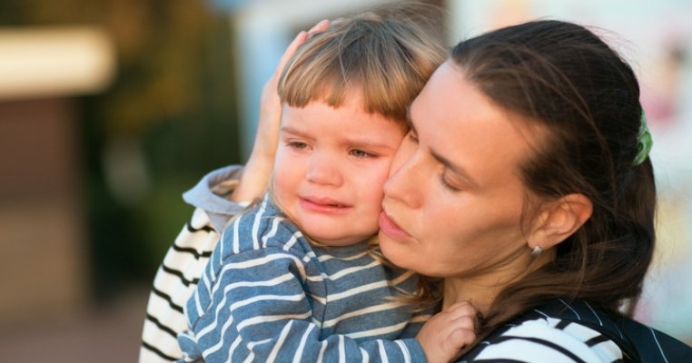 „Mami, mă doare”: Cum îți dai seama că este o durere reală sau o criză de atenție?