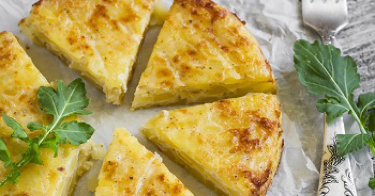 Tortilla spaniolă din cartofi
