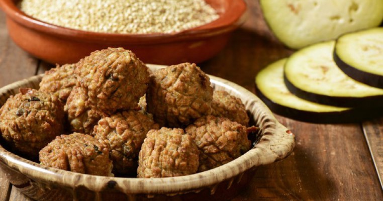 Chifteluțe de bulgur cu vinete