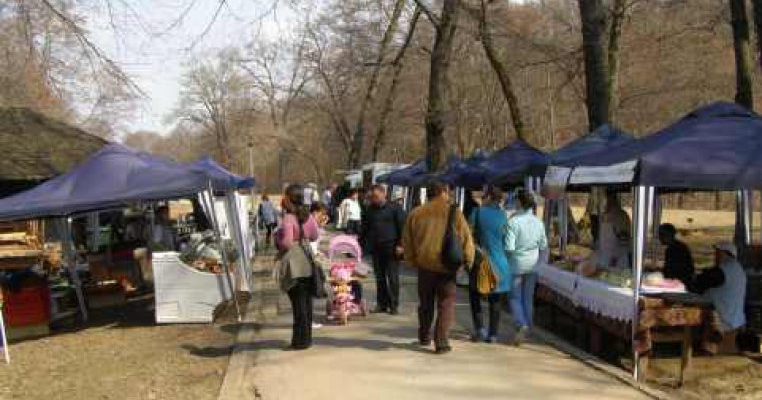 Targul de produse traditionale si ecologice editia a II - a 2012