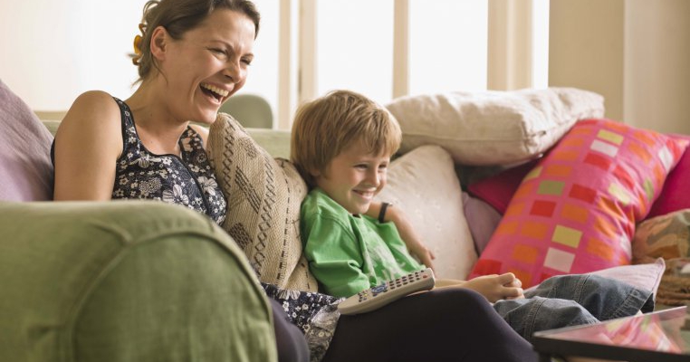 Reguli de selectare a unei baby sitter pentru copilul tau