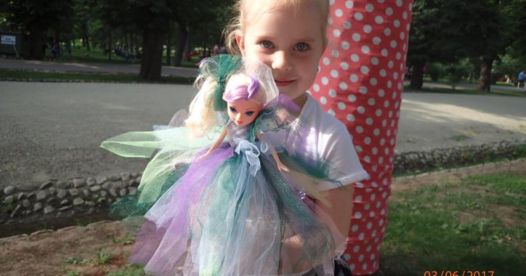 A la Tutu te invită la Festivalul familiei, să creezi rochițe pentru păpuși și să câștigi o rochiță de vis