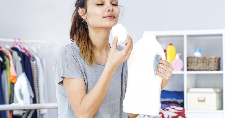 5 motive care te vor convinge să folosești parfum de rufe concentrat