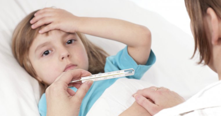 5 greseli ale parintilor care dau medicamente copiilor. Afla cum ii poti pune viata in pericol