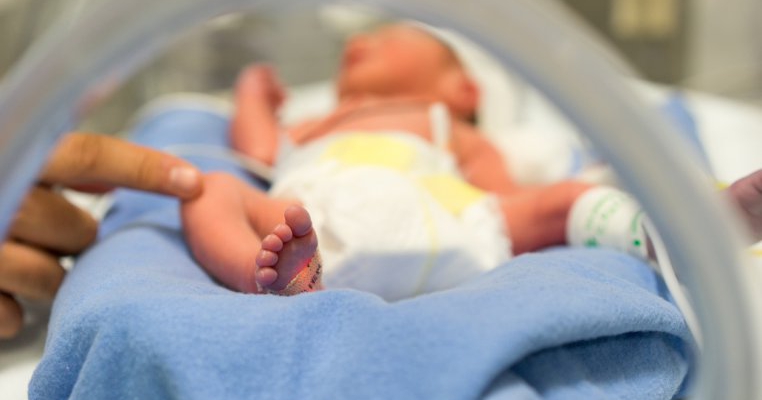 Salvați Copiii face un apel către companii, să contribuie la reducerea ratei mortalității infantile în România