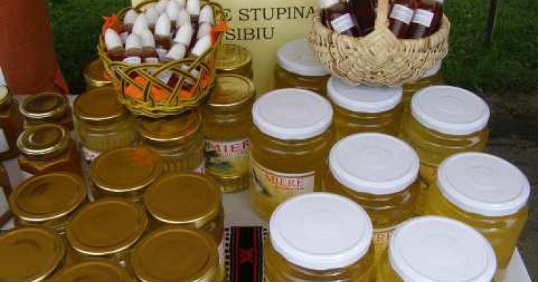 Targul de produse traditionale si ecologice editia a III - a 2012