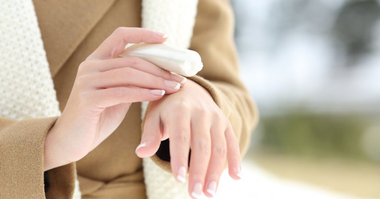 Îngrijirea pielii familiei: 6 produse la Roche-Posay care vă feresc de efectele iernii